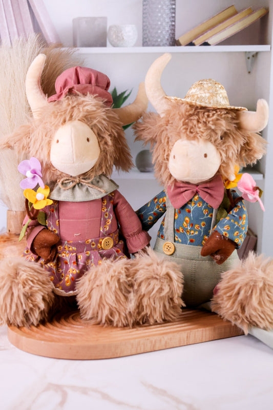 15" Plush Farmhouse Highland Cows (2 Styles) - Whiskey Skies - GERSON COMPANIES