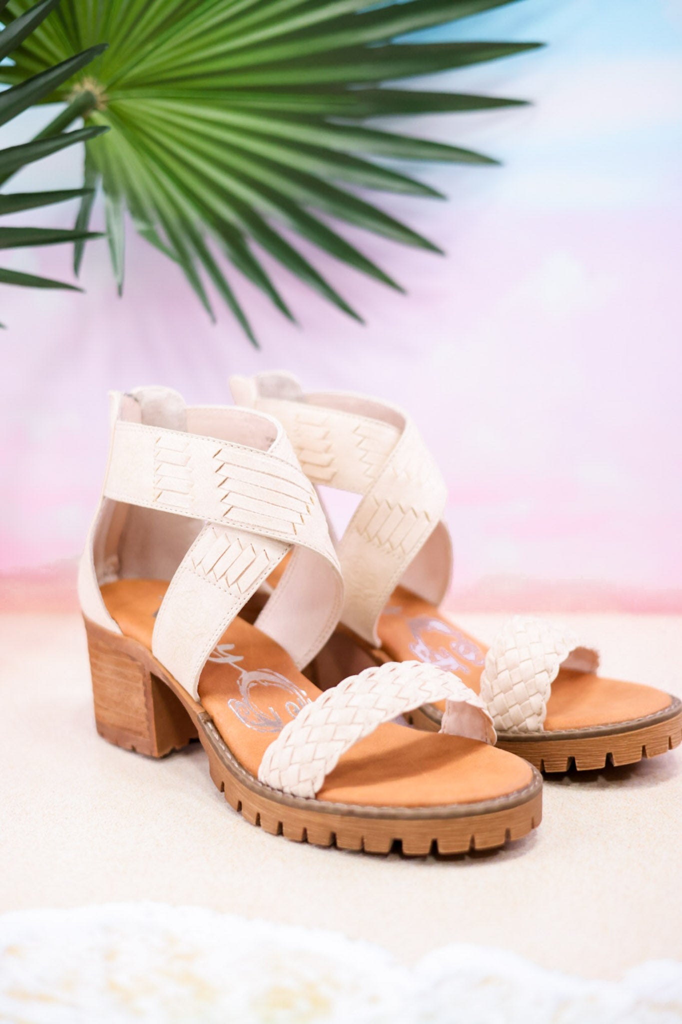 Very G "Vana" Cream Heeled Sandals