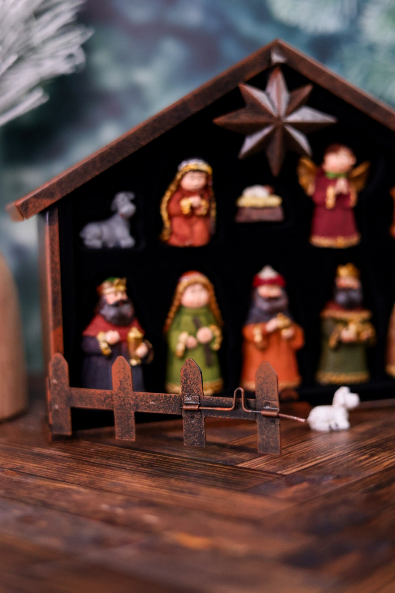 North Star Nativity Set (11 Piece Set)