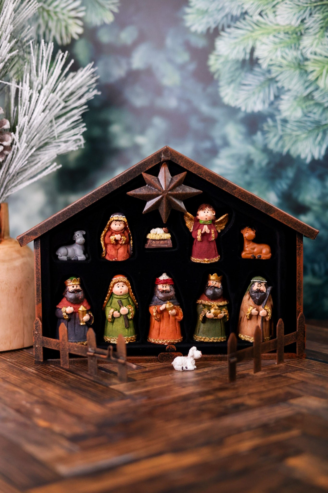 North Star Nativity Set (11 Piece Set)