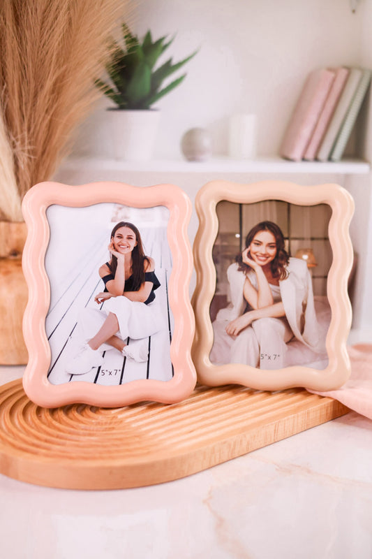 Wavy Wooden Picture Frame (2 Colors)