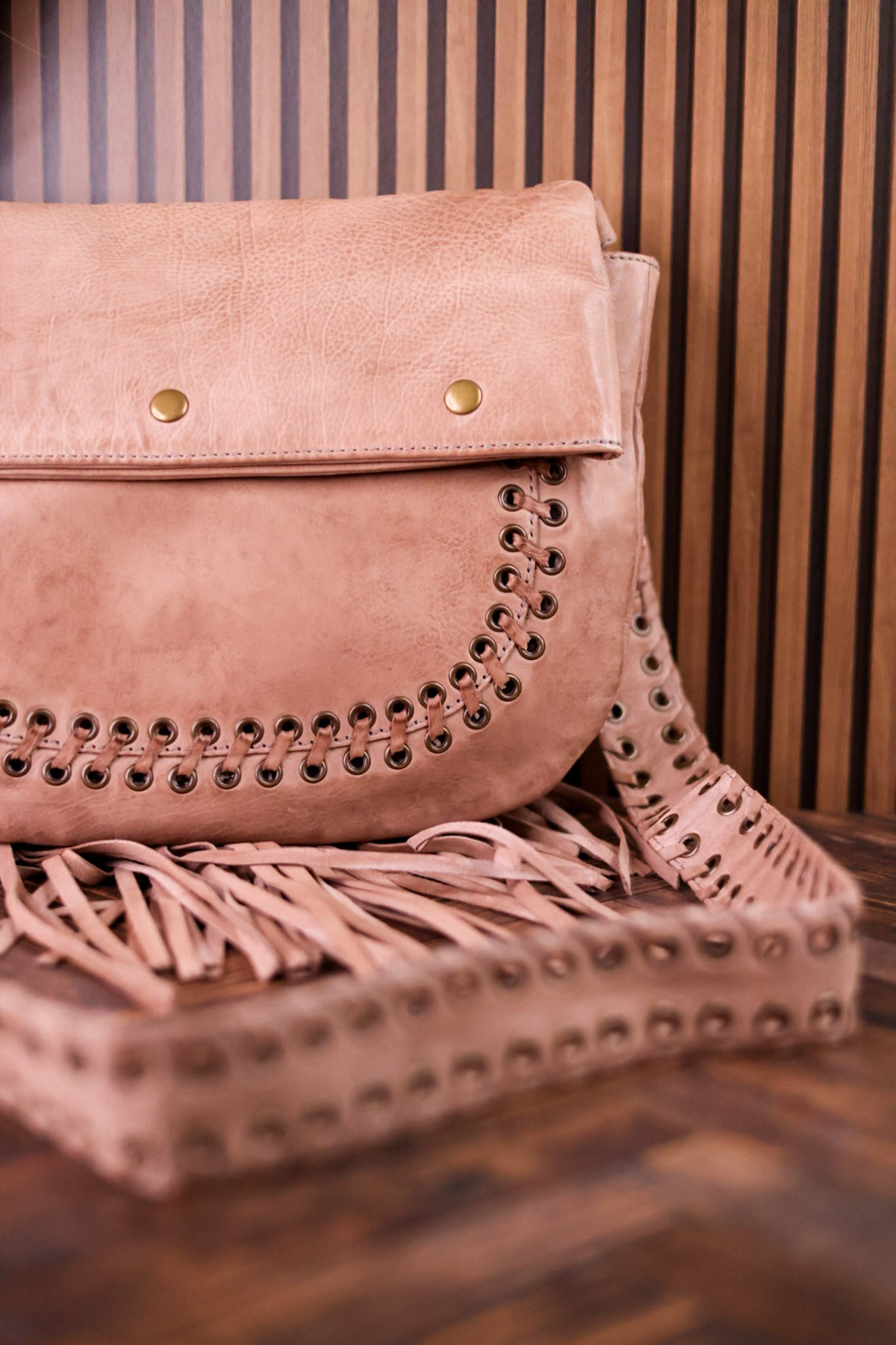 Mianda Fringe Shoulder Bag In Sand