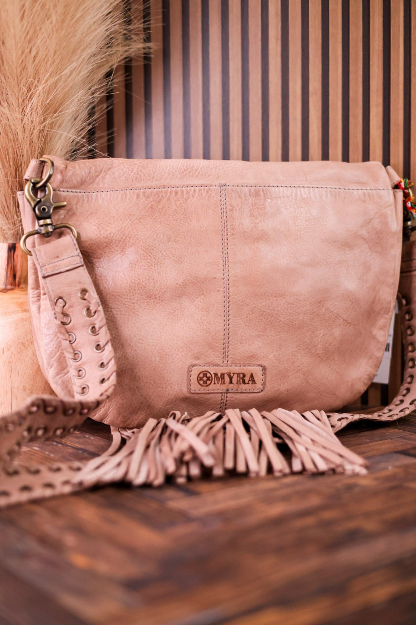 Mianda Fringe Shoulder Bag In Sand