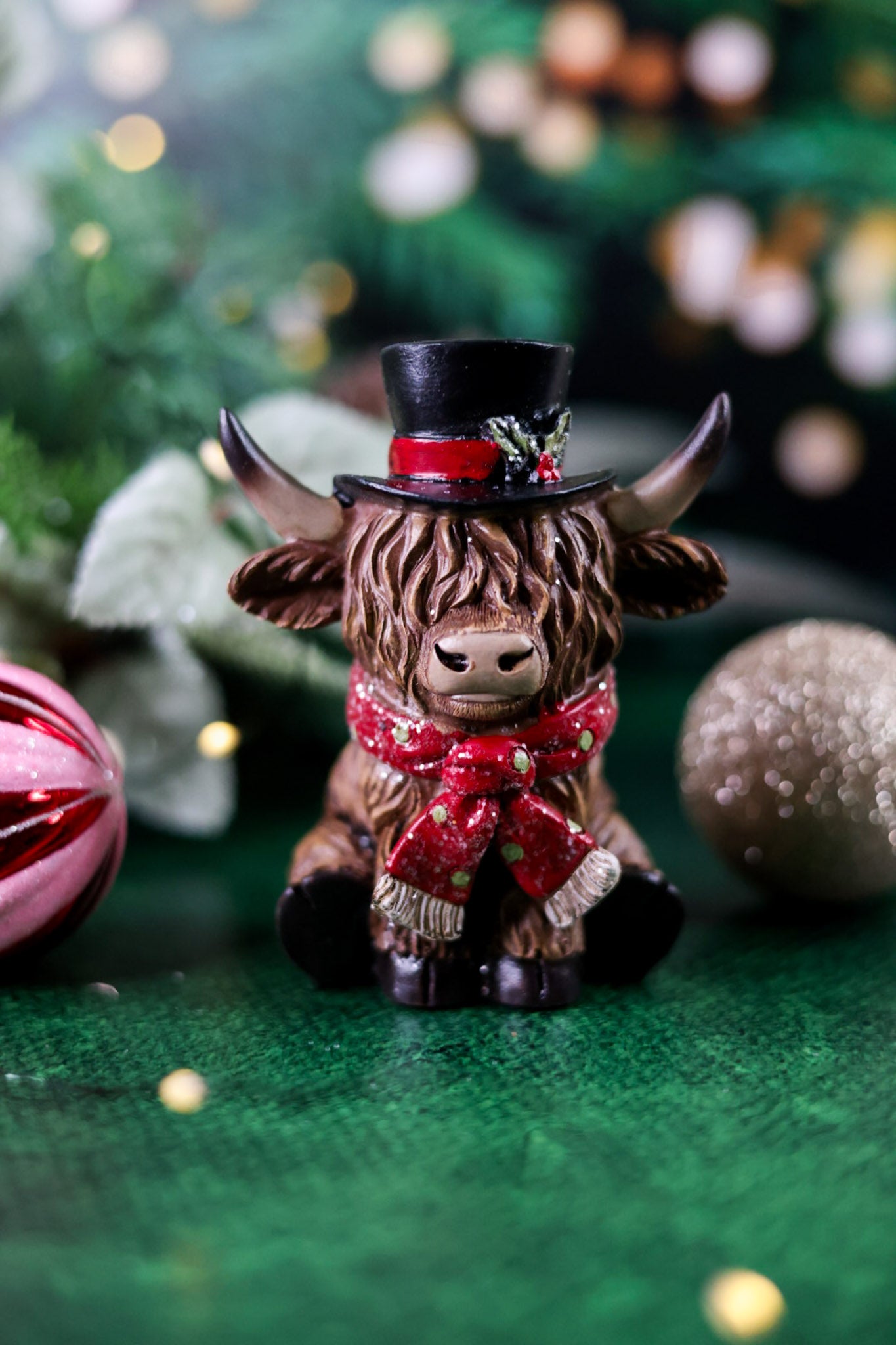 Christmas Highland Cow Tabletop Resin Decorations (3 Styles)