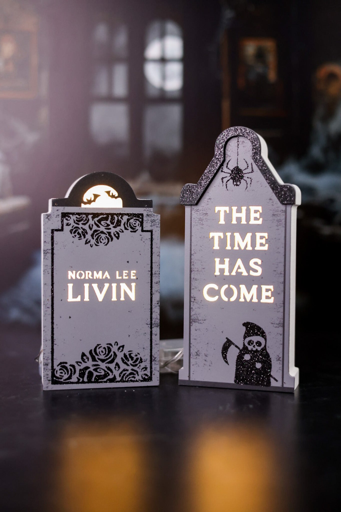 Spooky Ligh-Up Reversable Table Top Decor (2 Styles)