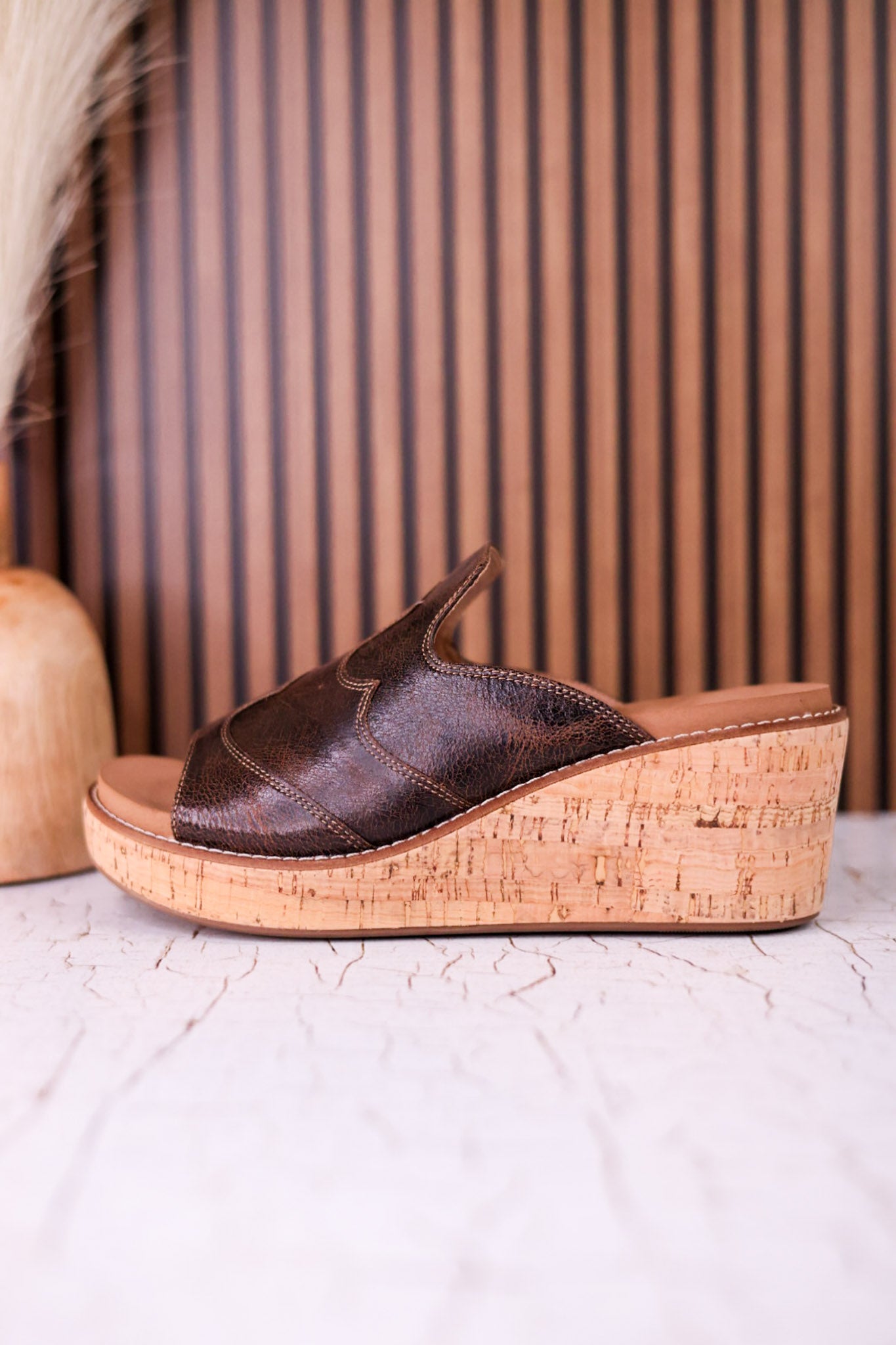 Neon Moon Espresso Crinkle Wedges