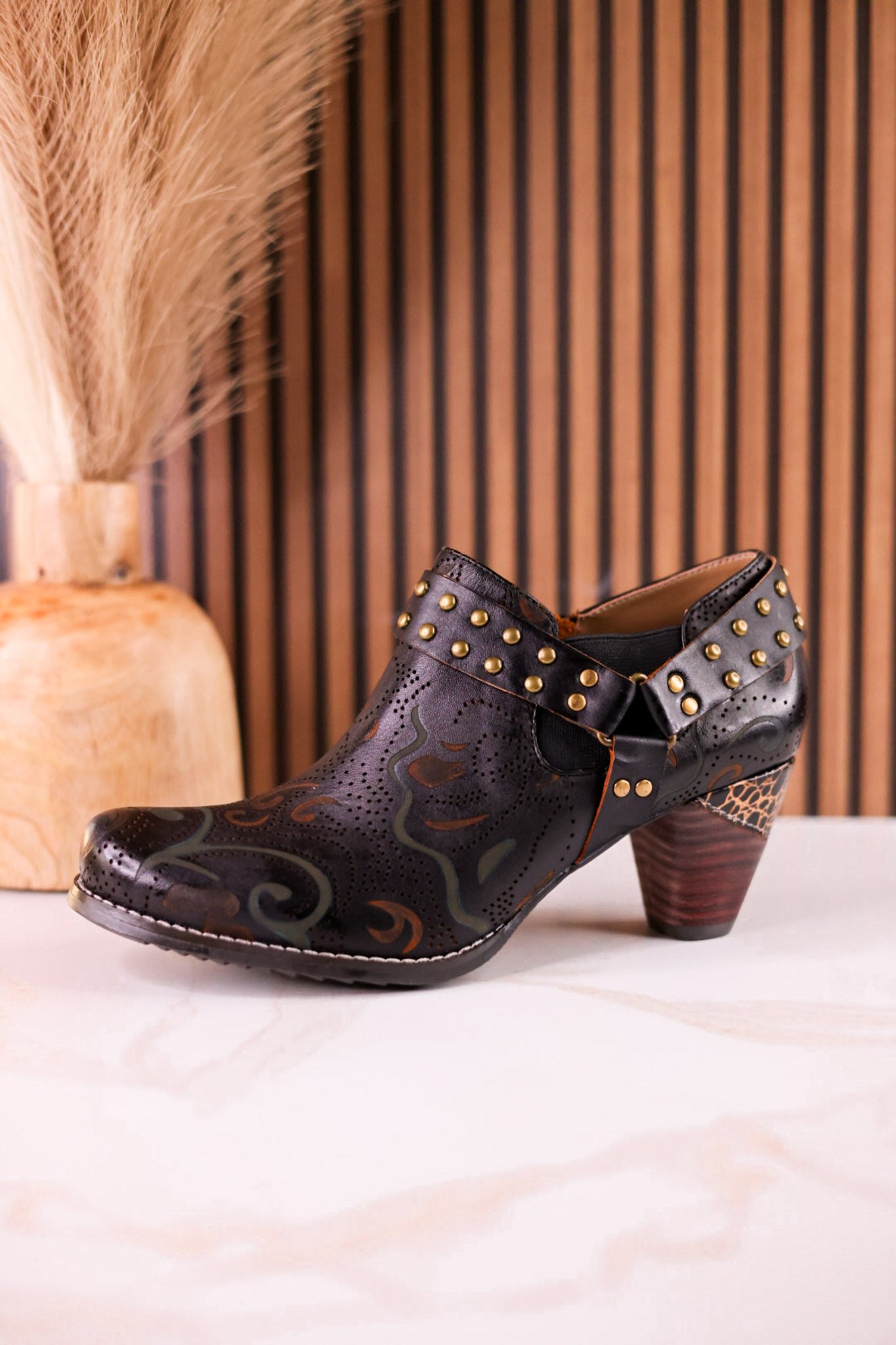 Western Inspired "Kacielou" Black leather Shoes