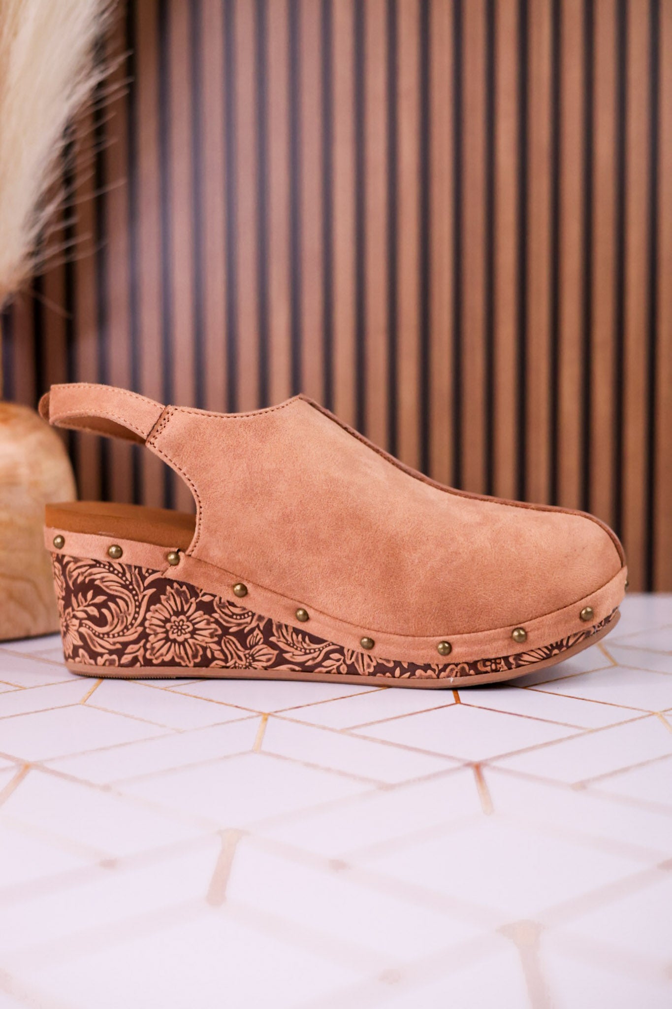 The Miranda Platform Mules In Nude
