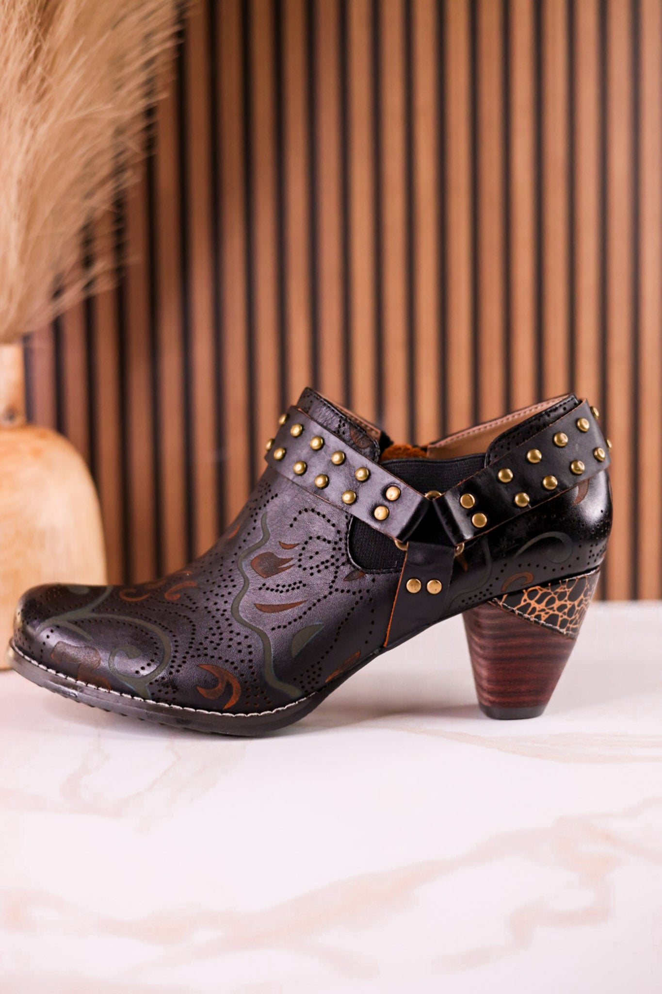 Western Inspired "Kacielou" Black leather Shoes