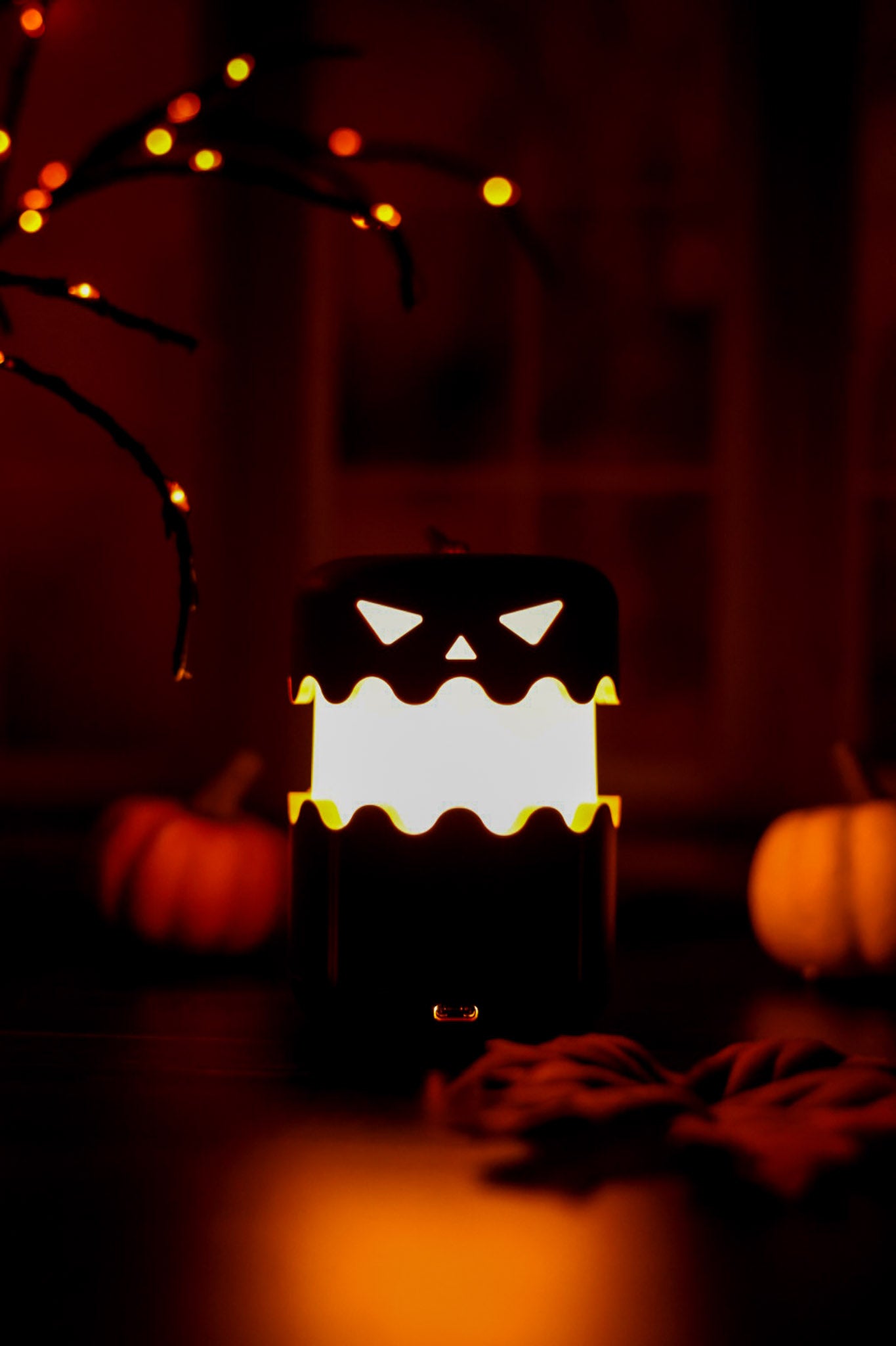 Color & Mood Changing Pop Up Jack-O-Lantern