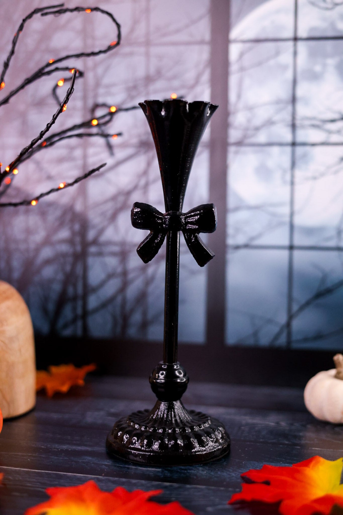 Scalloped Edge Candle Sticks With Bow Accent (2 Sizes)
