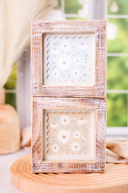 Reversible Daisy Sign with Scalloped Edges