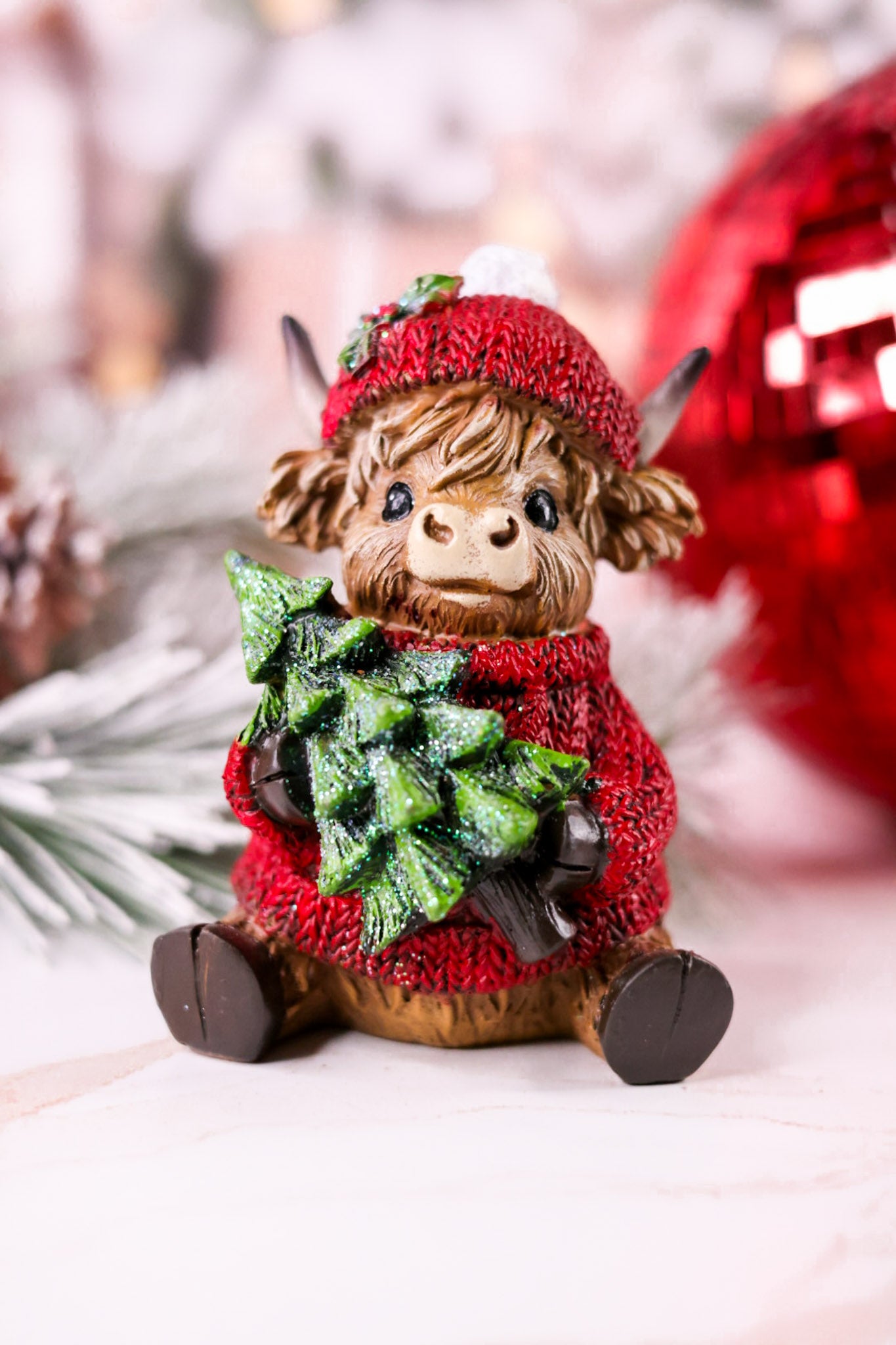 Cozy Christmas Highland Cow Resin Figurines (2 Styles)