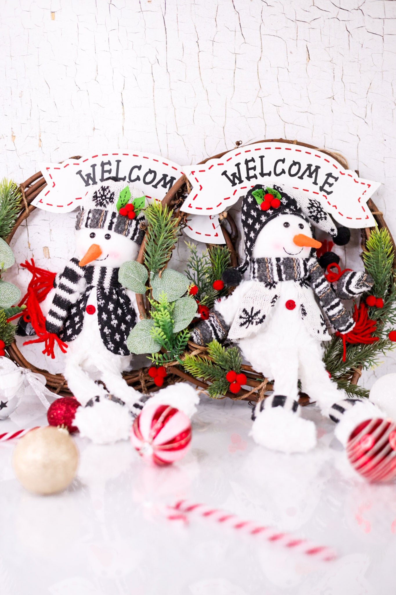 Snowflake Wishes Christmas Snowman Welcome Wreath (2 Styles)