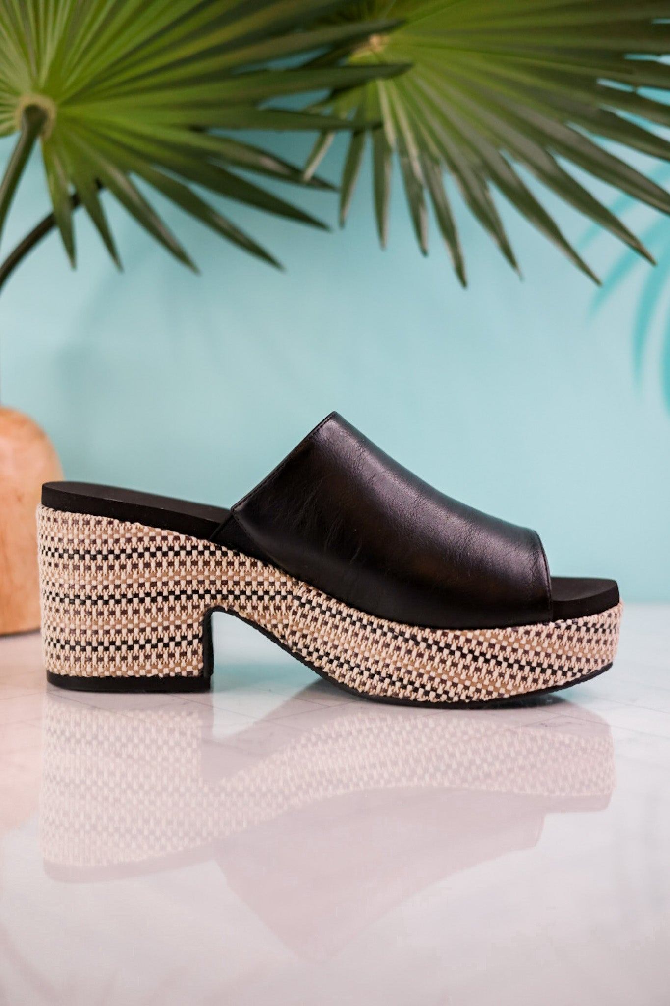 Totally Buggin Platform Sandals in Black