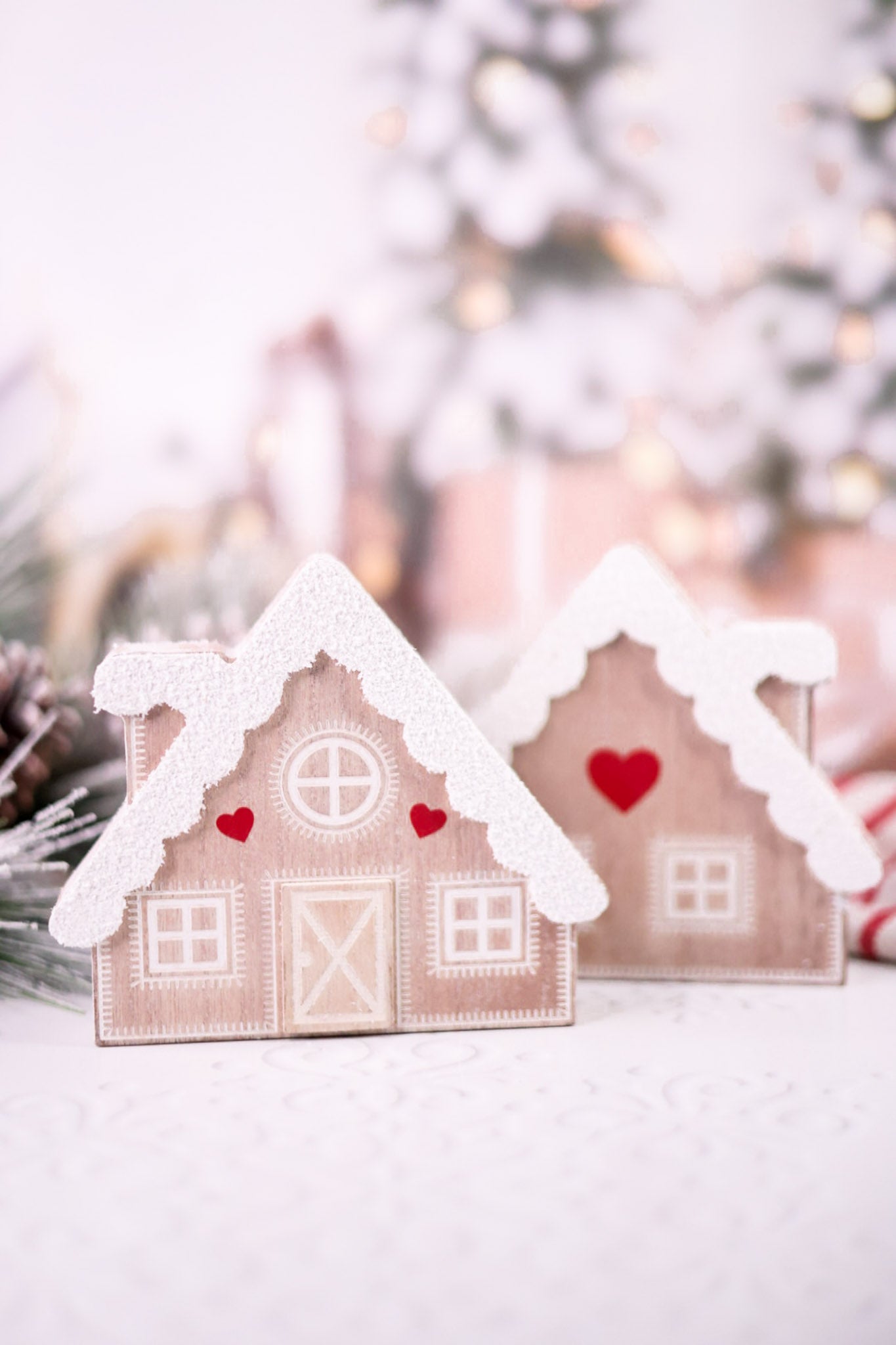 6" Snowy Cabin Chunky Wooden Sitter