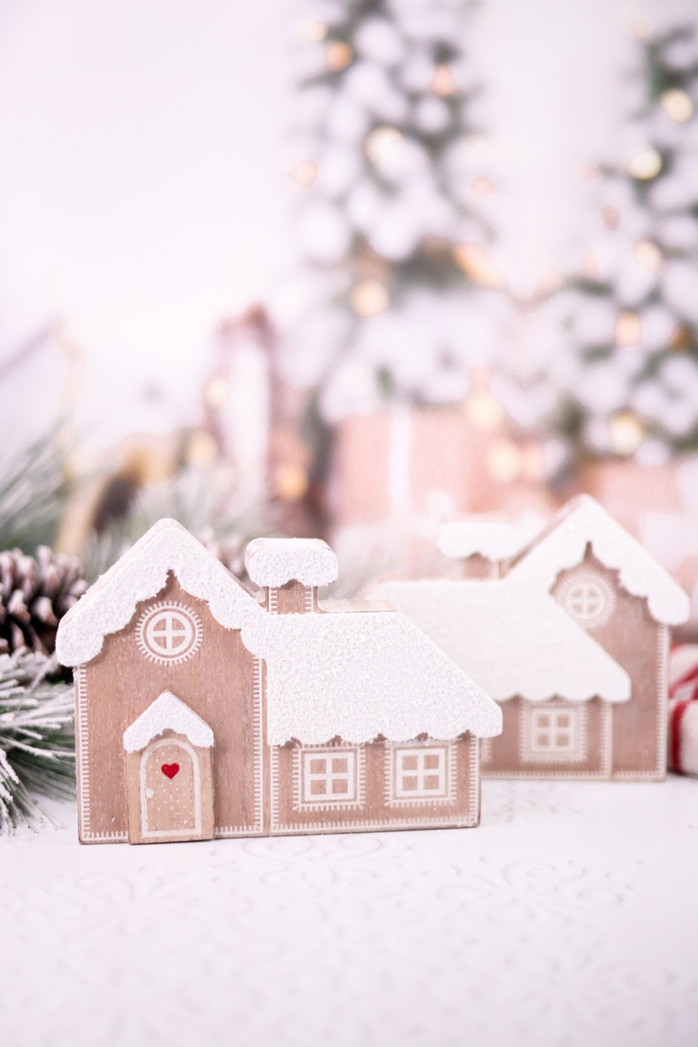 7" Snowy House Chunky Wooden Sitter