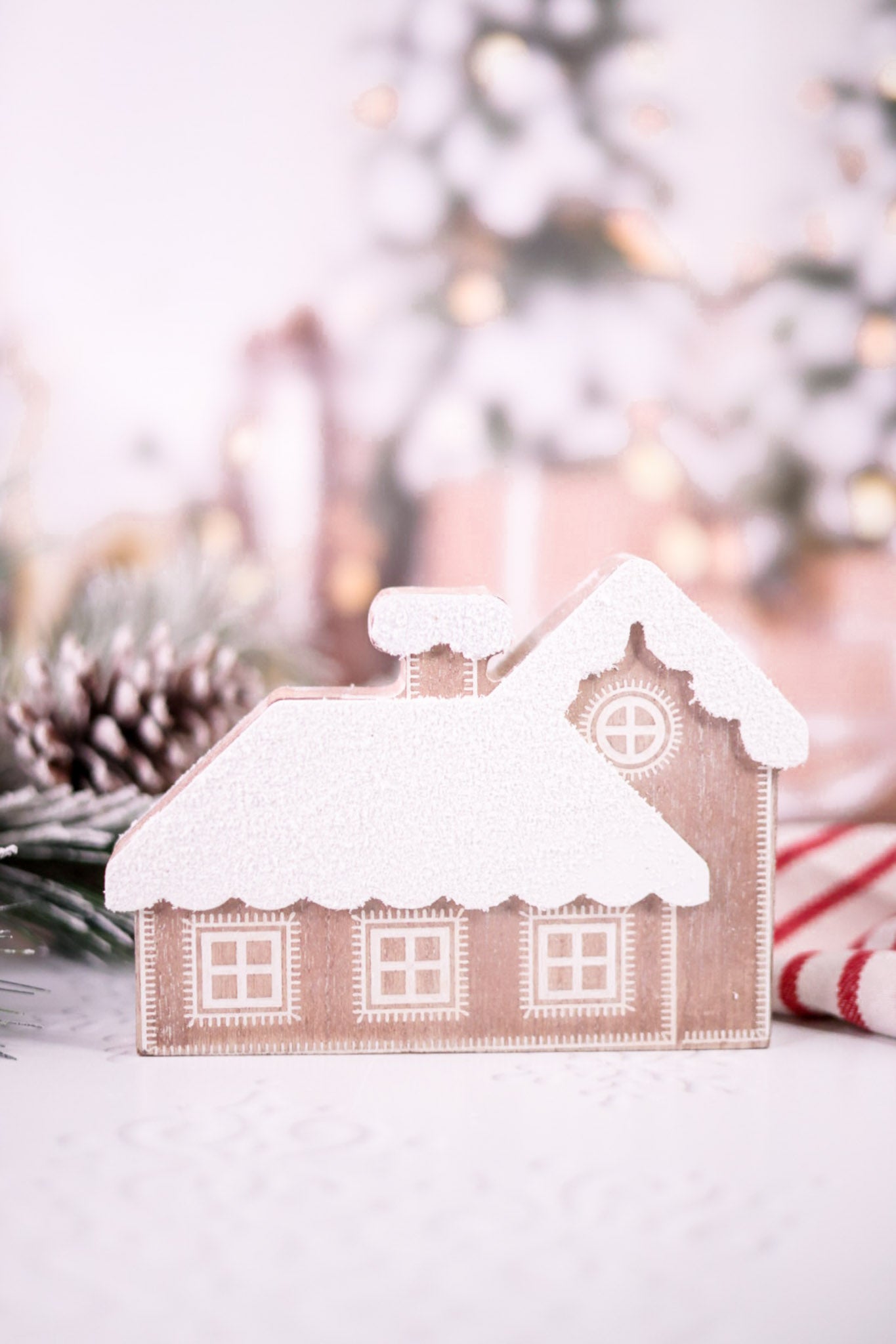 7" Snowy House Chunky Wooden Sitter
