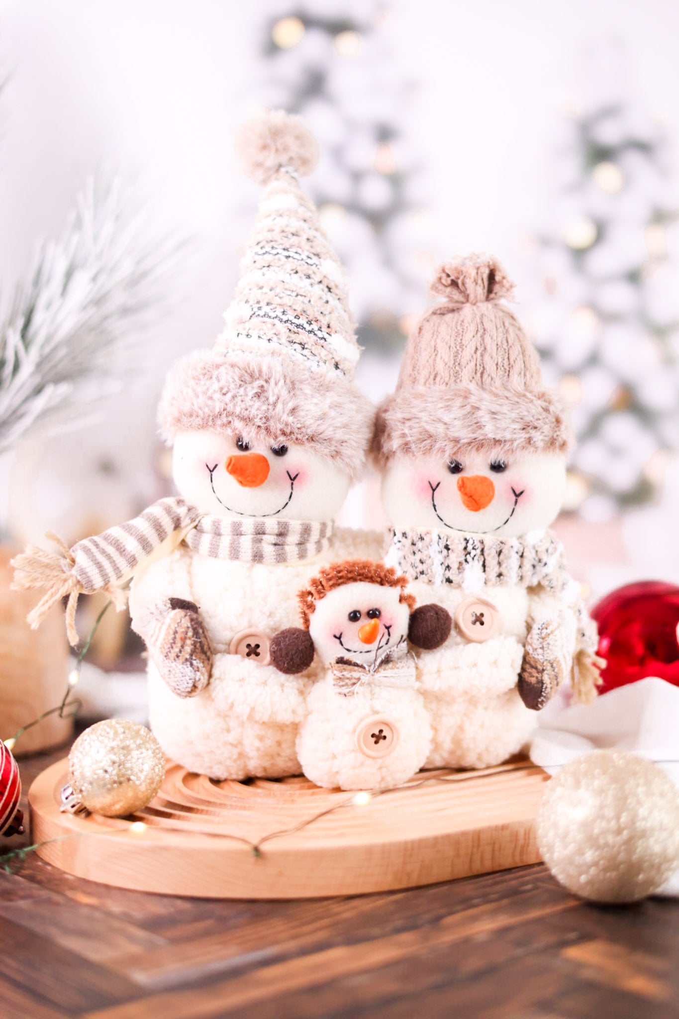 Cocoa Cream Snowman Family
