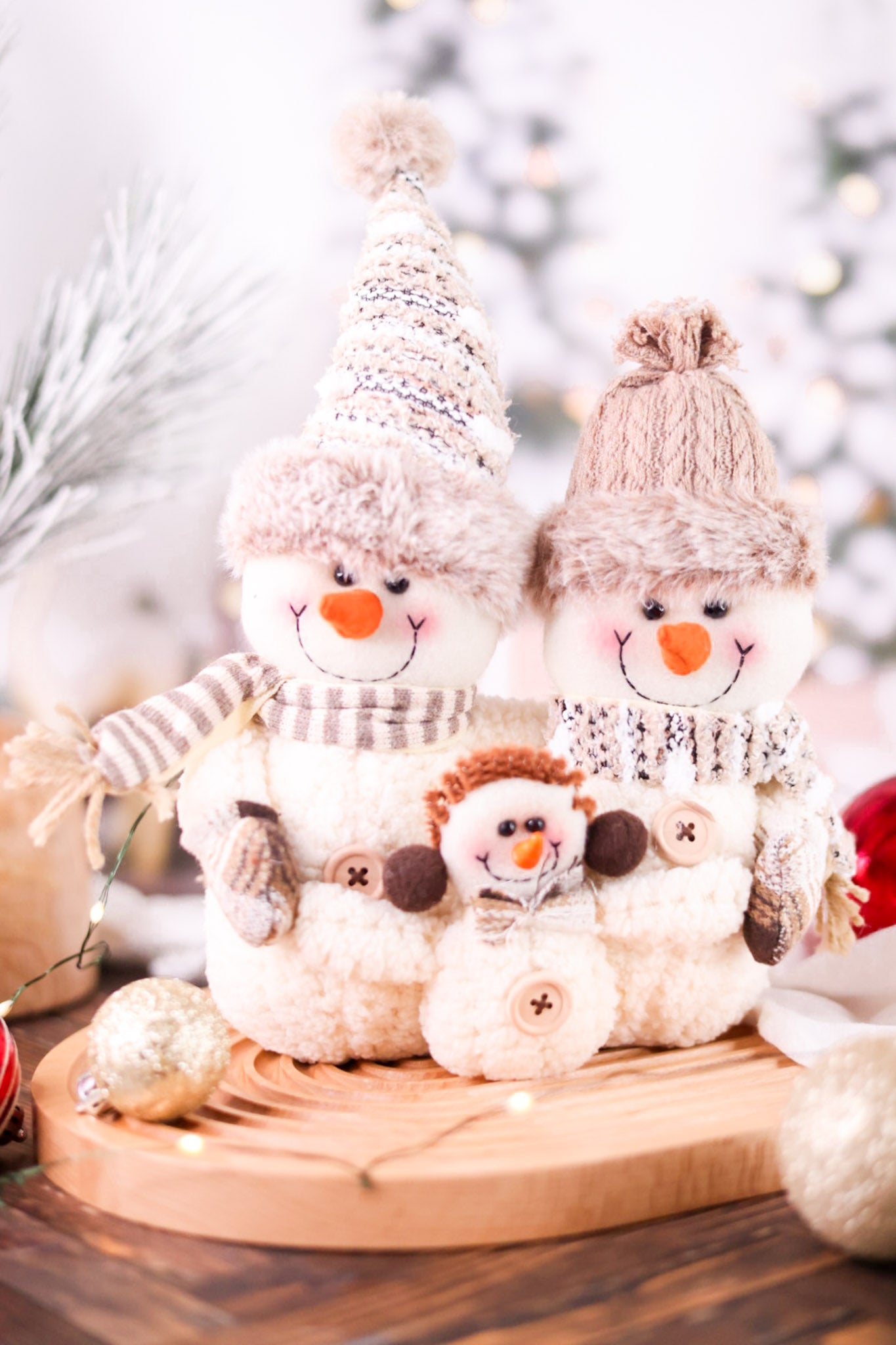 Cocoa Cream Snowman Family