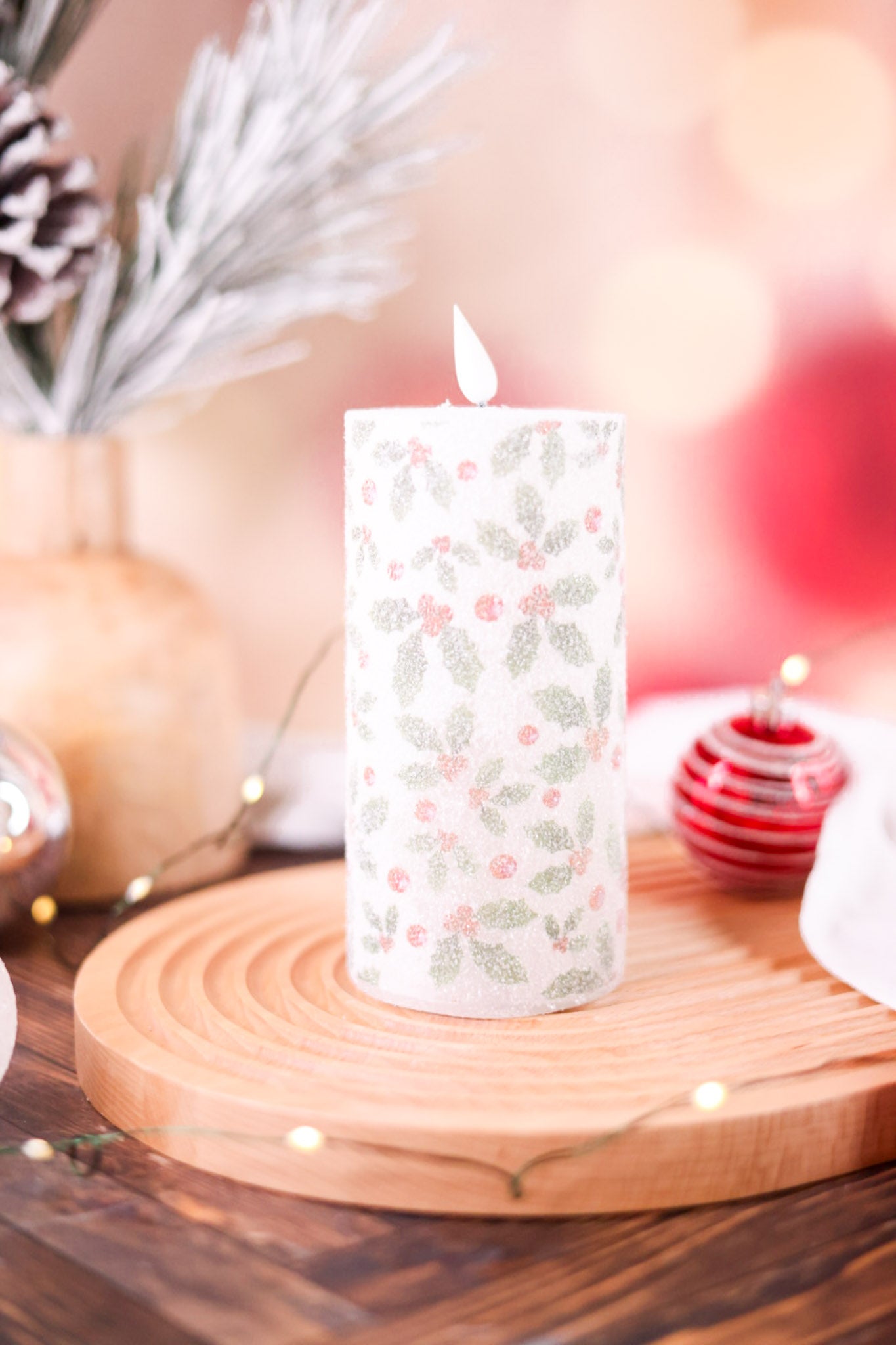 6" Holly LED Pillar