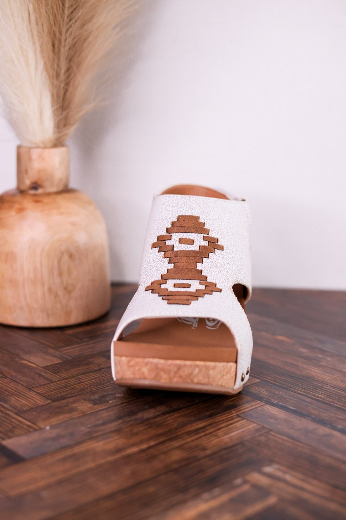 Hana Crackle Effect Wedges W/ Tan Aztec Pattern