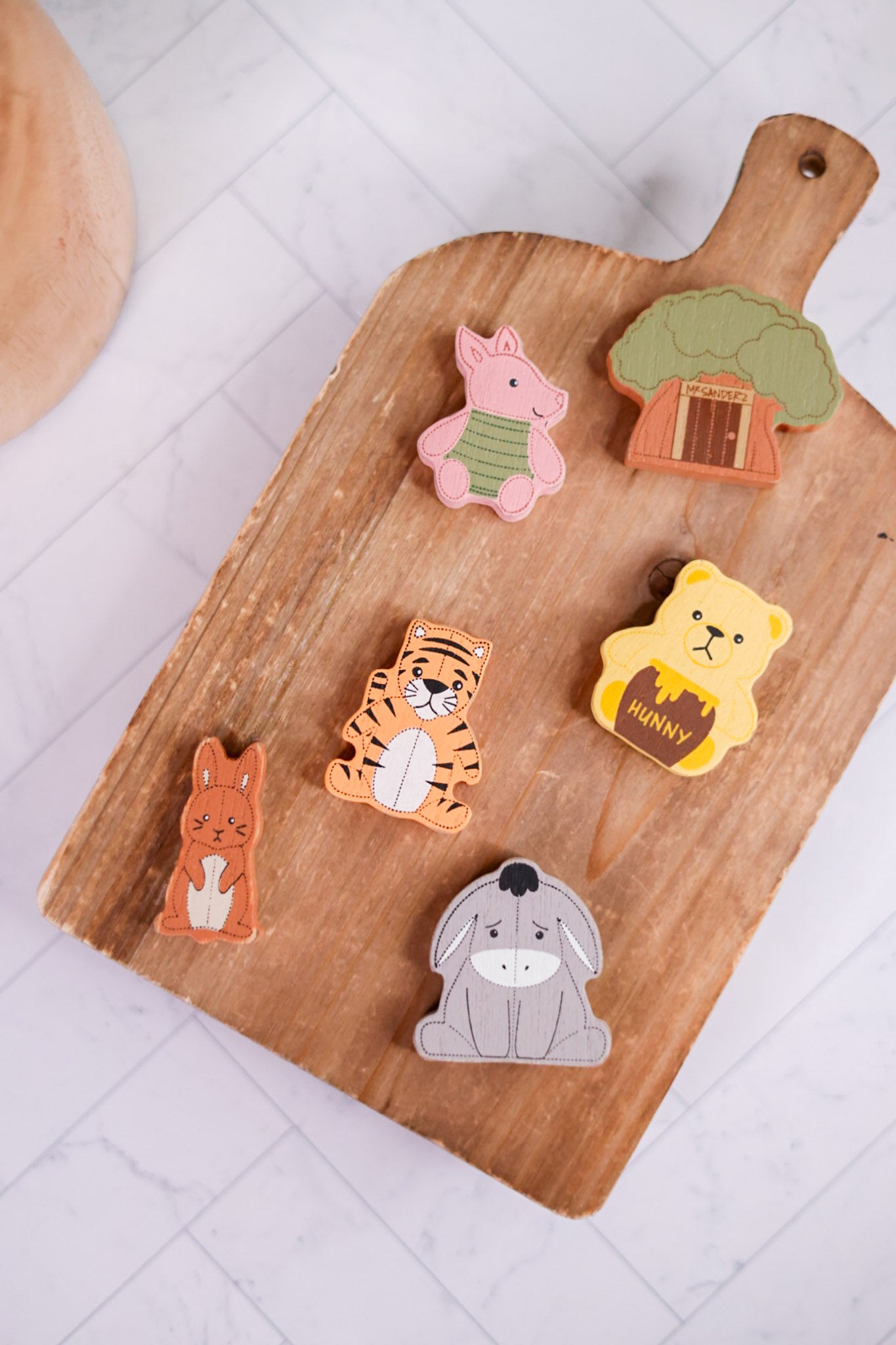 Set of 6 Winnie the Pooh Ledgies