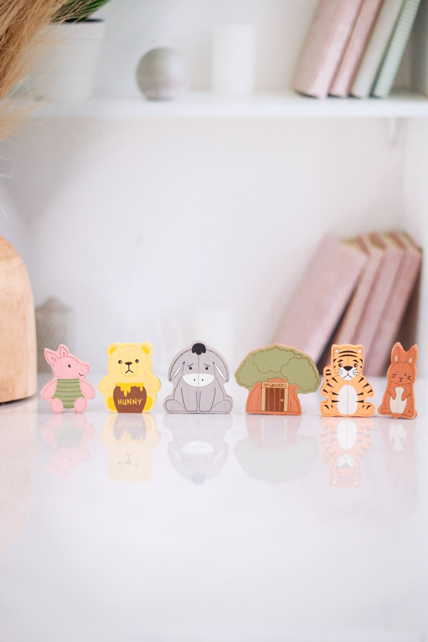 Set of 6 Winnie the Pooh Ledgies