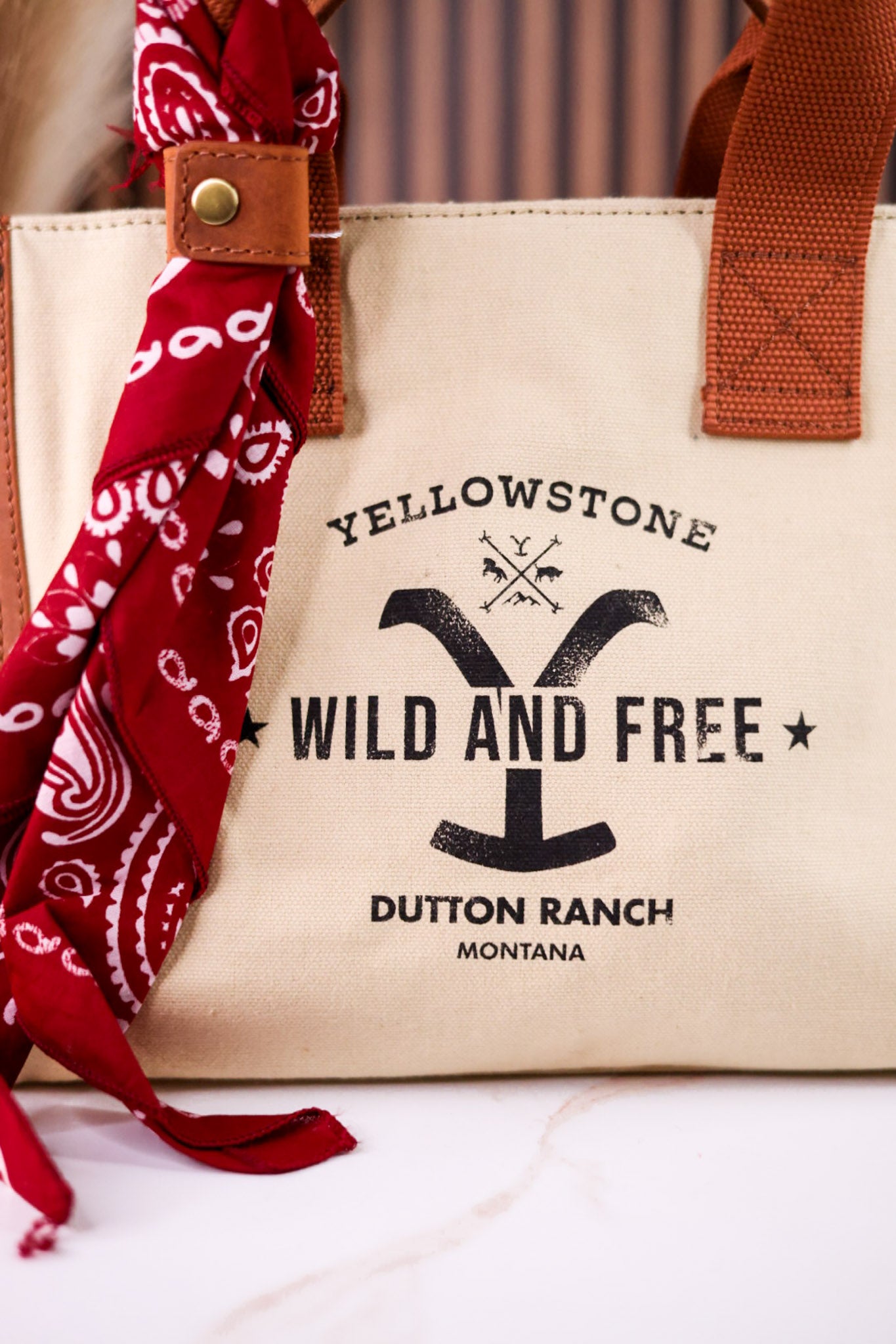 Licensed Yellowstone Echo Valley Ivory Crossbody Bag With Scarf
