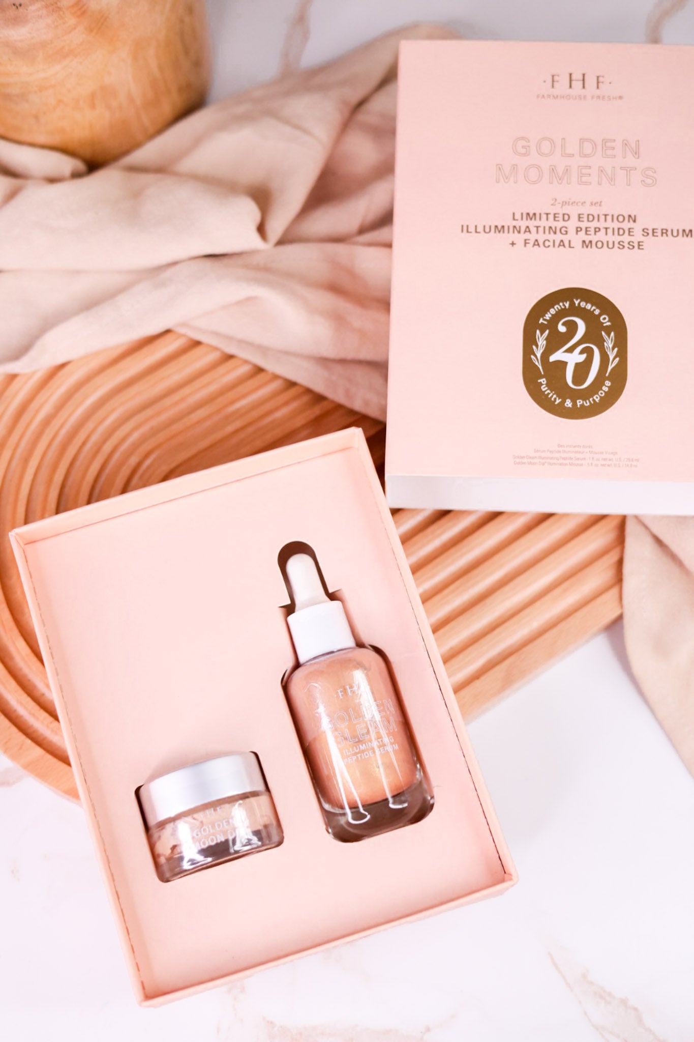 RARE Gold Cream & Essence セット Limited Edition Golden Moments Two Piece Set - Whiskey Skies