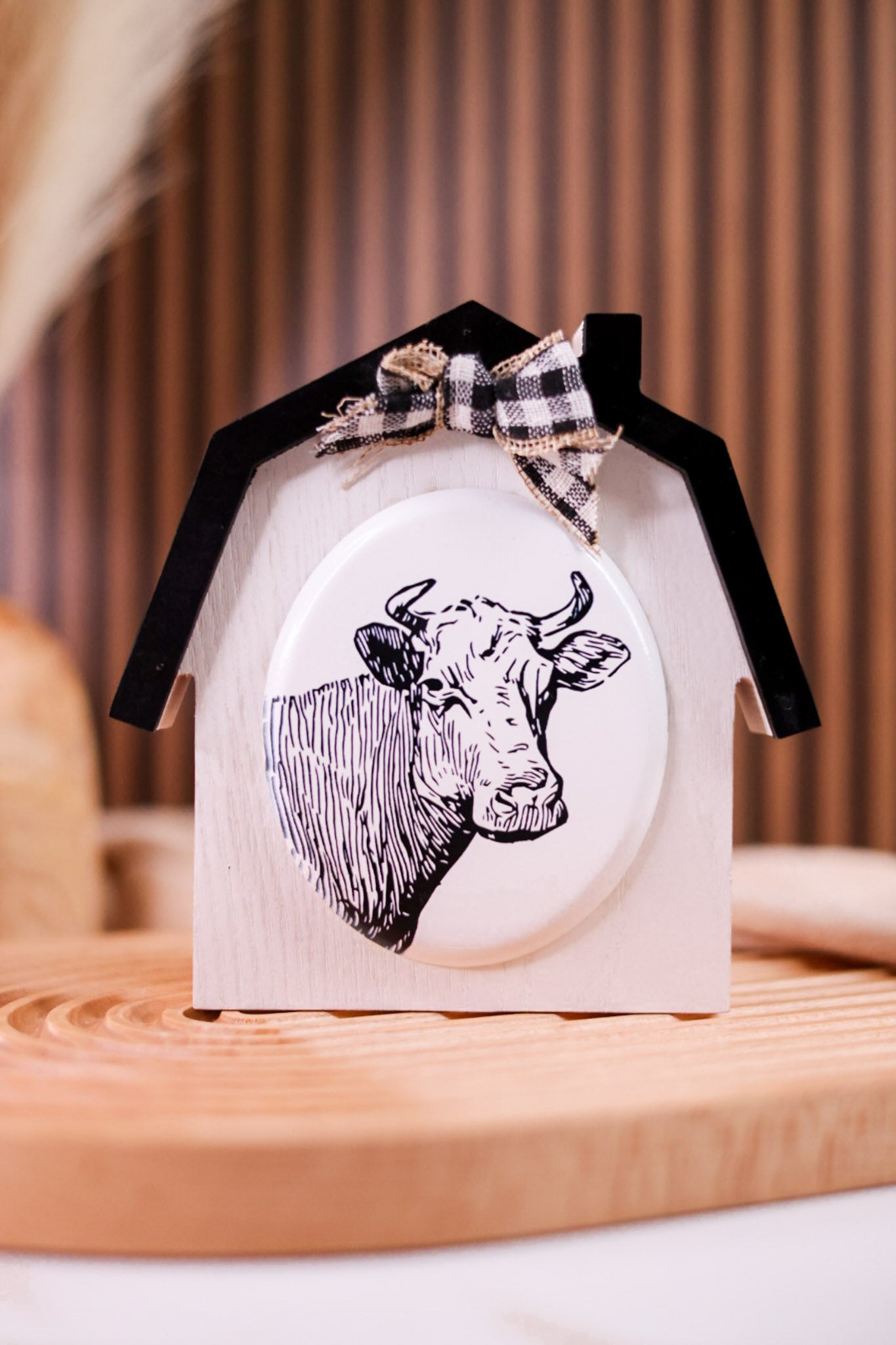 Wood Farm House With Metal Animal Plaque (3 Styles)