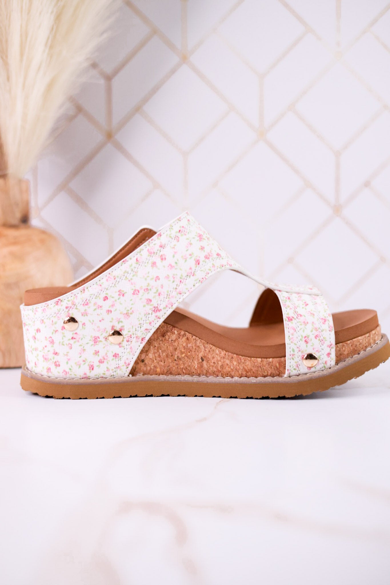 "Noah" White Wedges With Ditzy Pink Floral Print