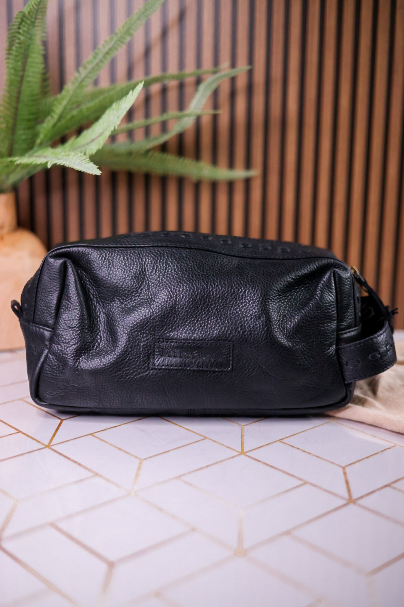 Roff Trail Toiletries Bag in Coal Black