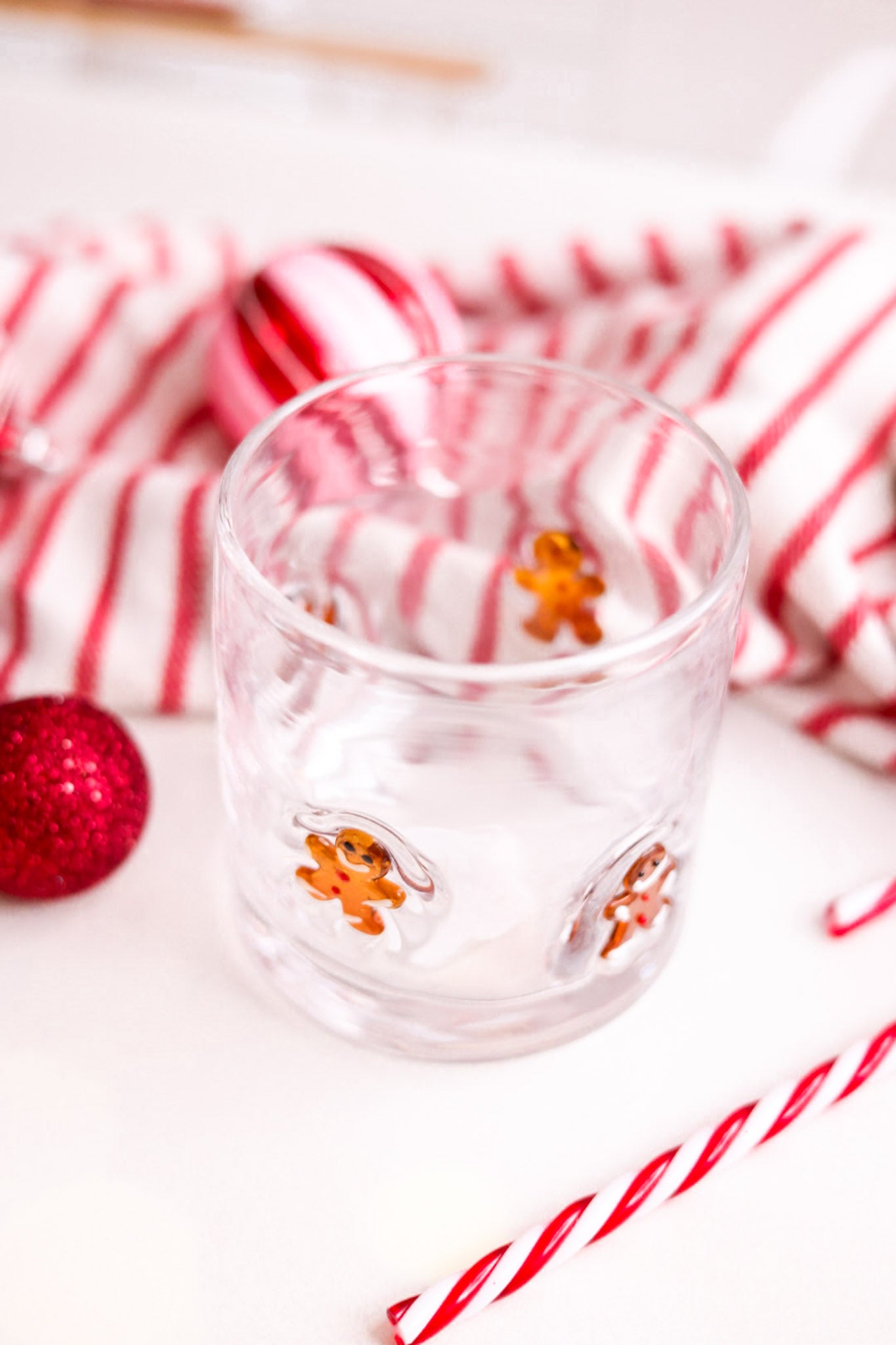 Gingerbread Icon DOF Glass