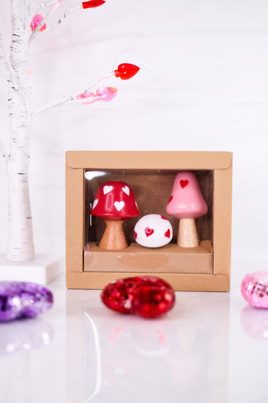 Wooden Heart Pattern Mushrooms (Set Of Three)