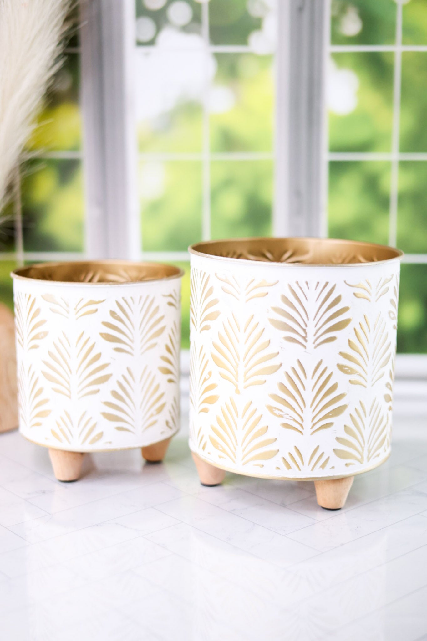White and Gold Shell Patterned Metal Containers (2 Sizes)