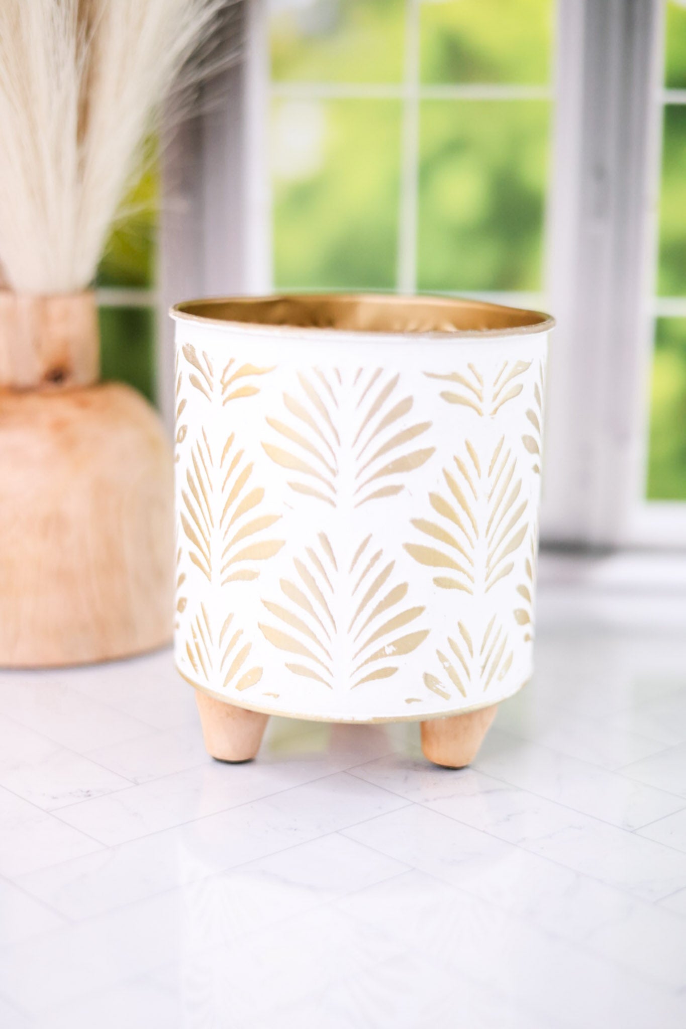White and Gold Shell Patterned Metal Containers (2 Sizes)