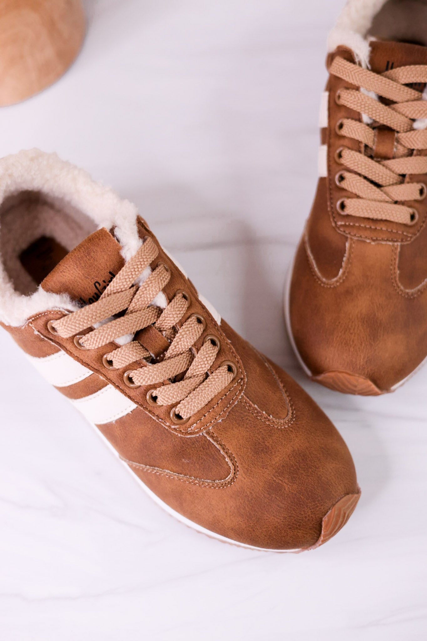 Cognac Jet Lag Sneakers With Sherpa Lining