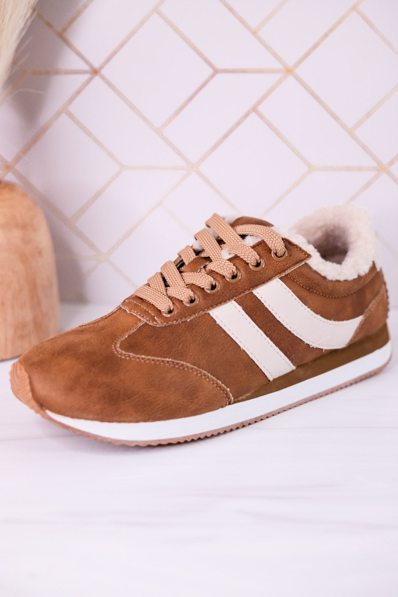 Cognac Jet Lag Sneakers With Sherpa Lining