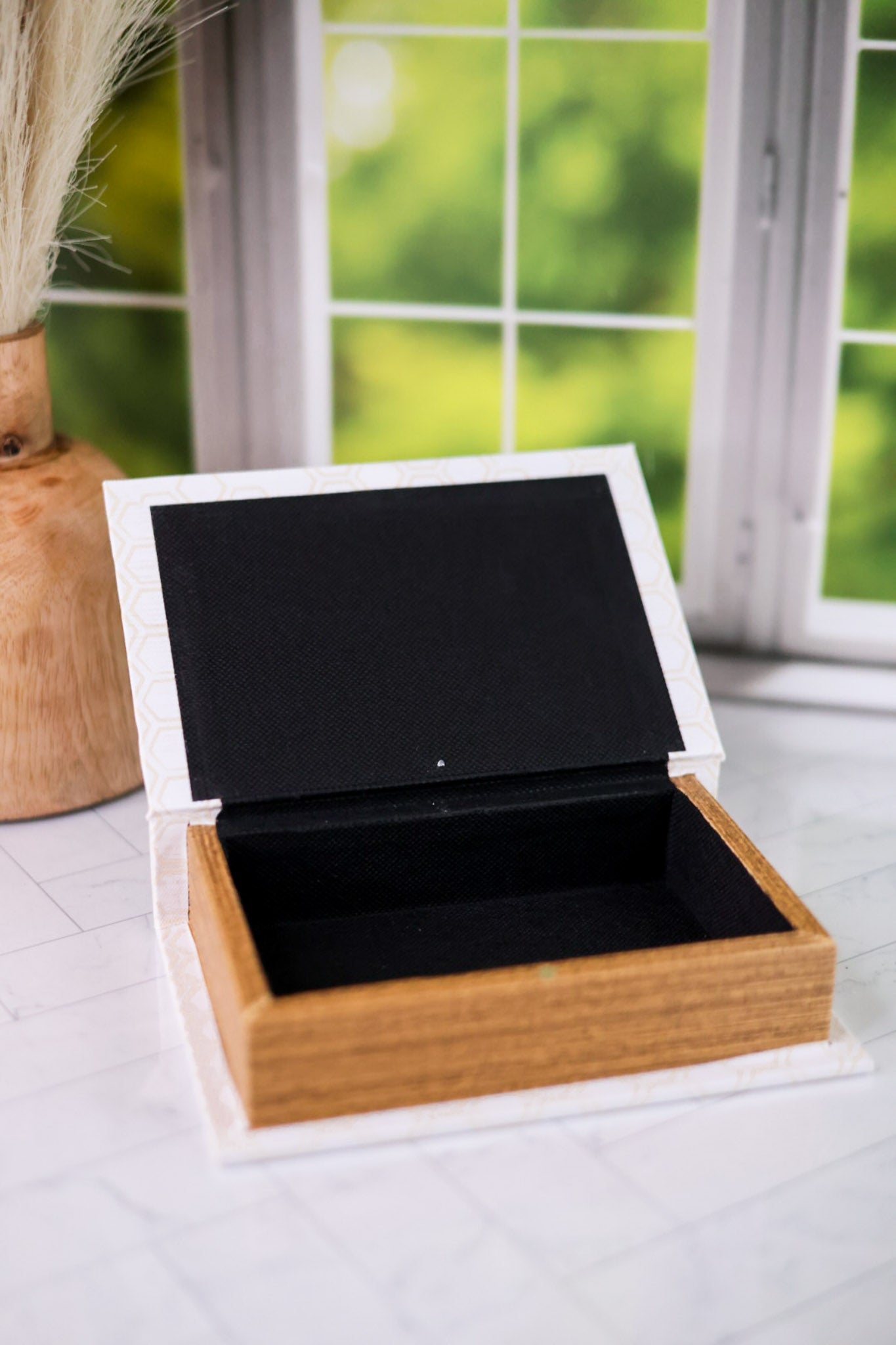 Decorative Bee Book Box (2 Styles)