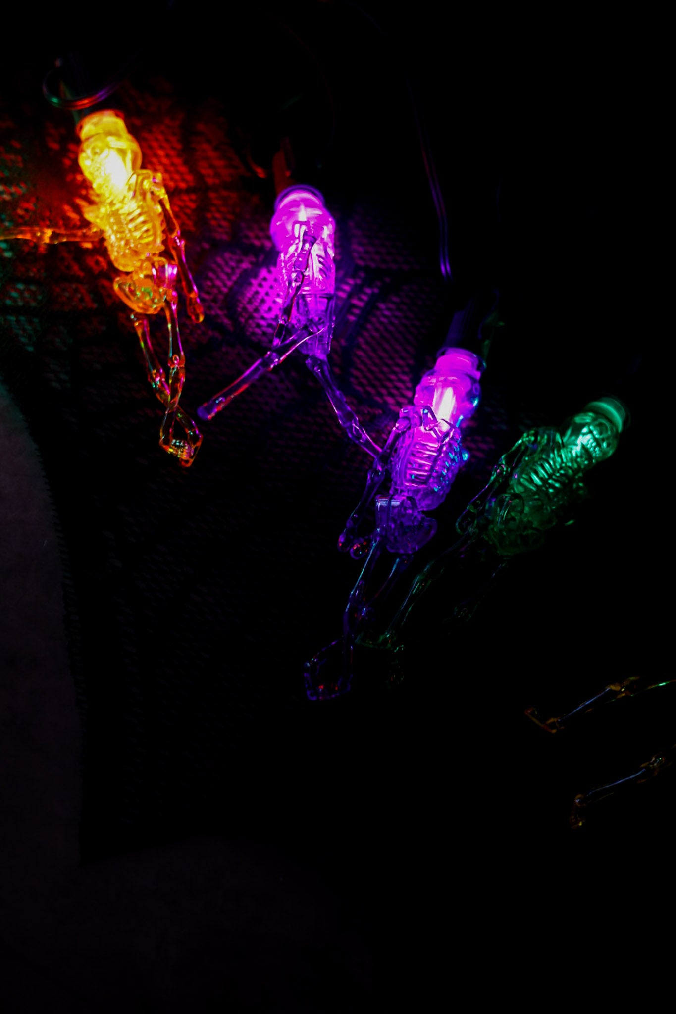 UL Electric Lighted Skeleton Halloween Garland