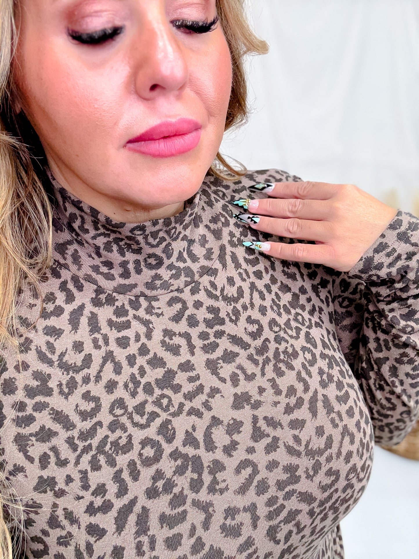 Long Sleeve Leopard Print Knit Top W/ Mock Neck