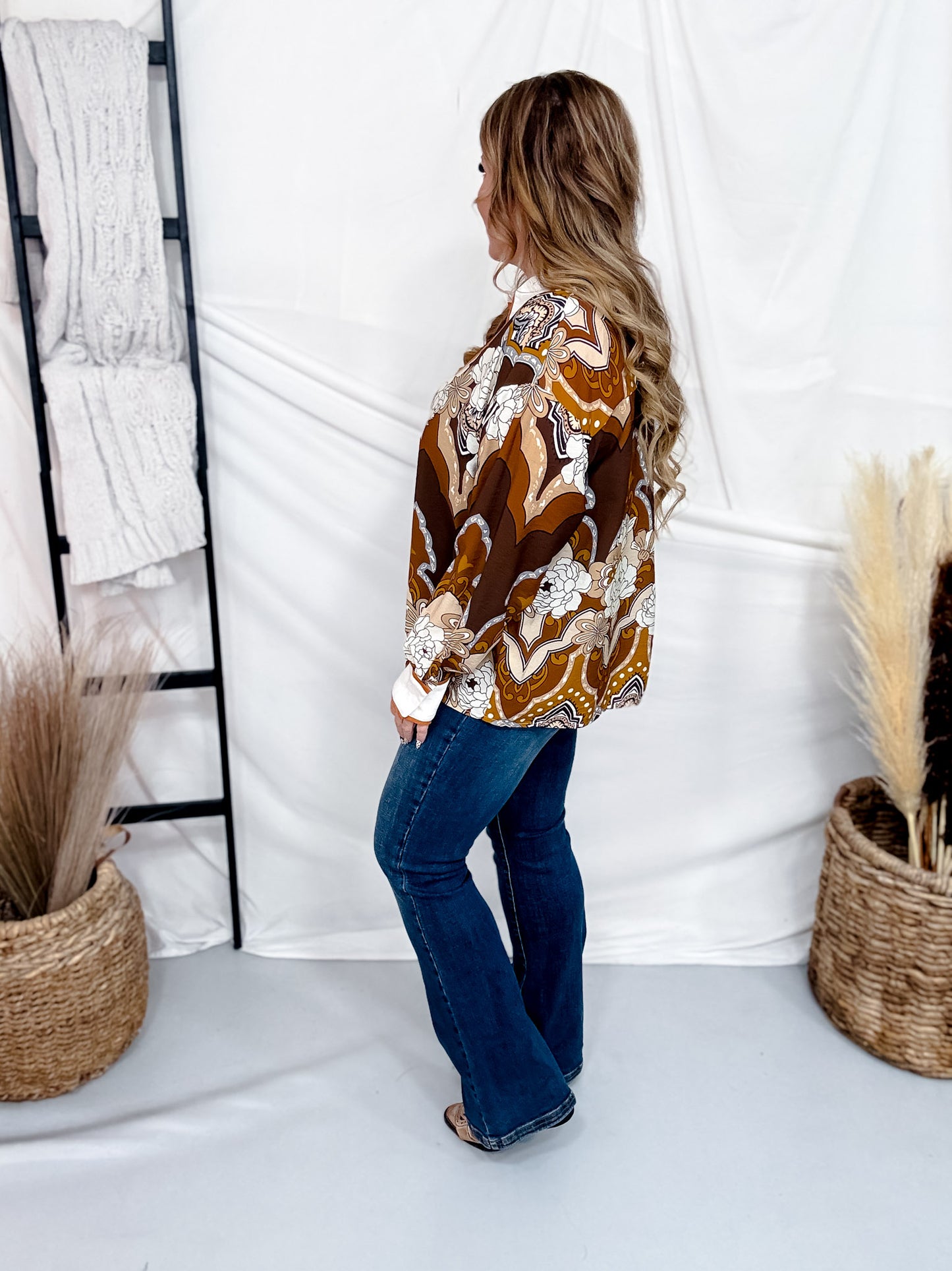 Retro Mocha Floral Print Blouse With Contrasting Trim