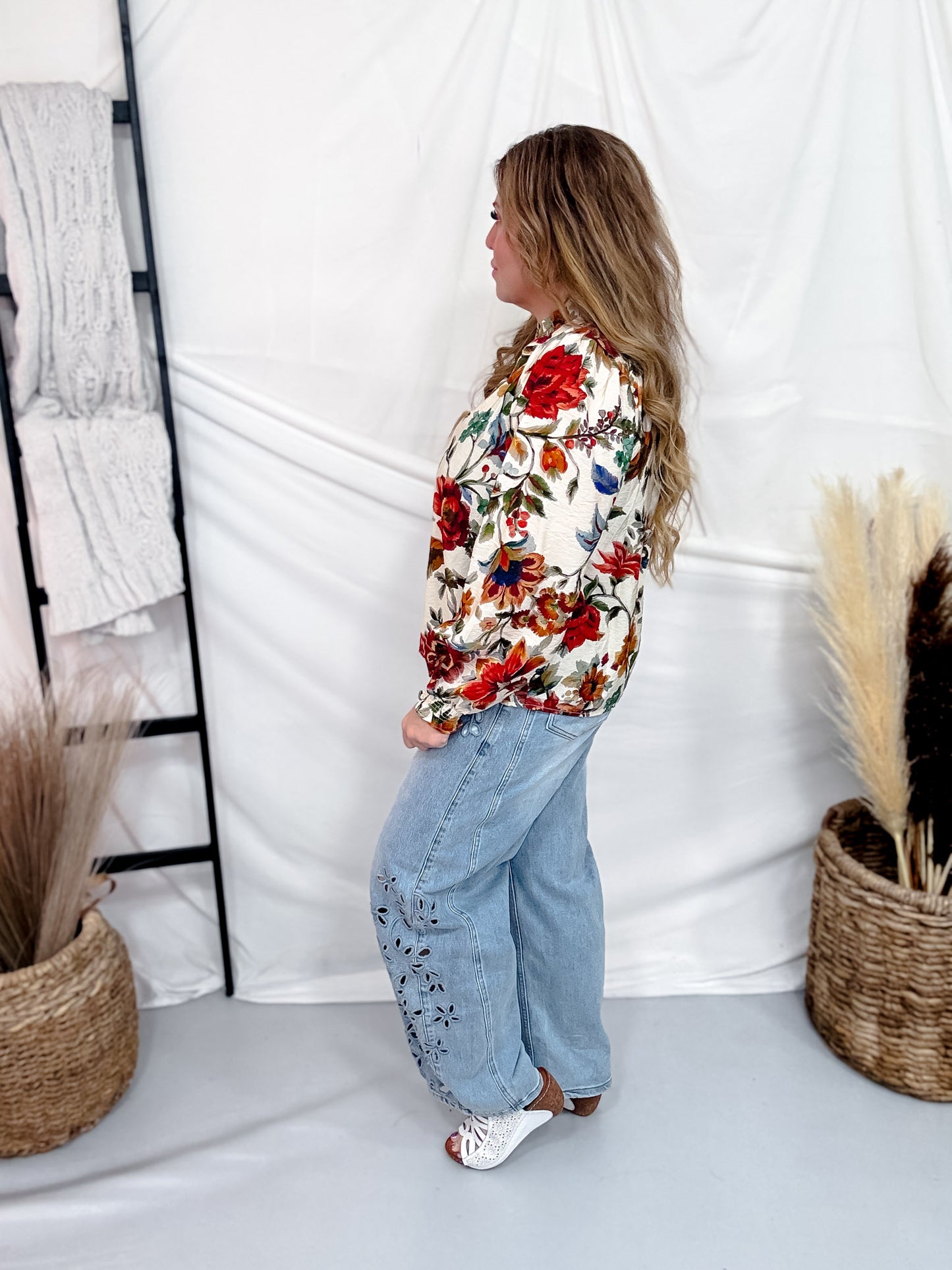 Vintage Inspired Floral Print Button Front Top In Ivory
