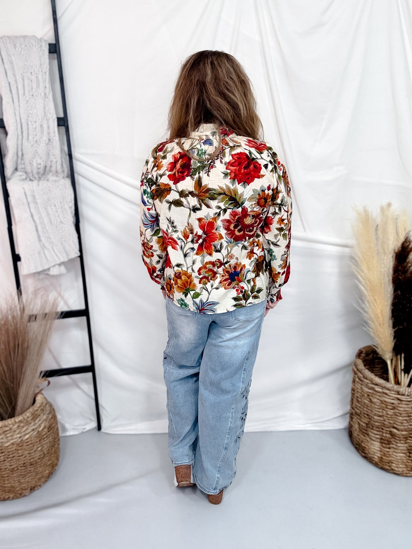 Vintage Inspired Floral Print Button Front Top In Ivory
