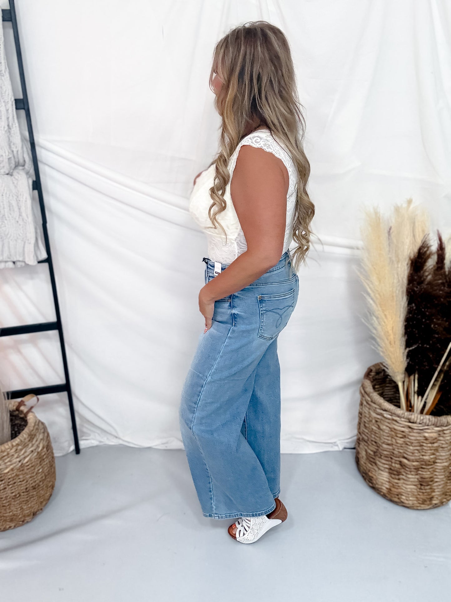 Judy Blue Mid Rise Wide Leg Ankle Length Jeans