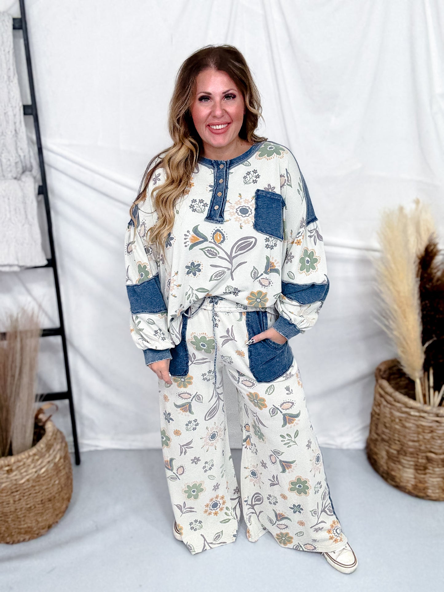 Floral Print Wide Leg Pants With Denim Patch Pockets