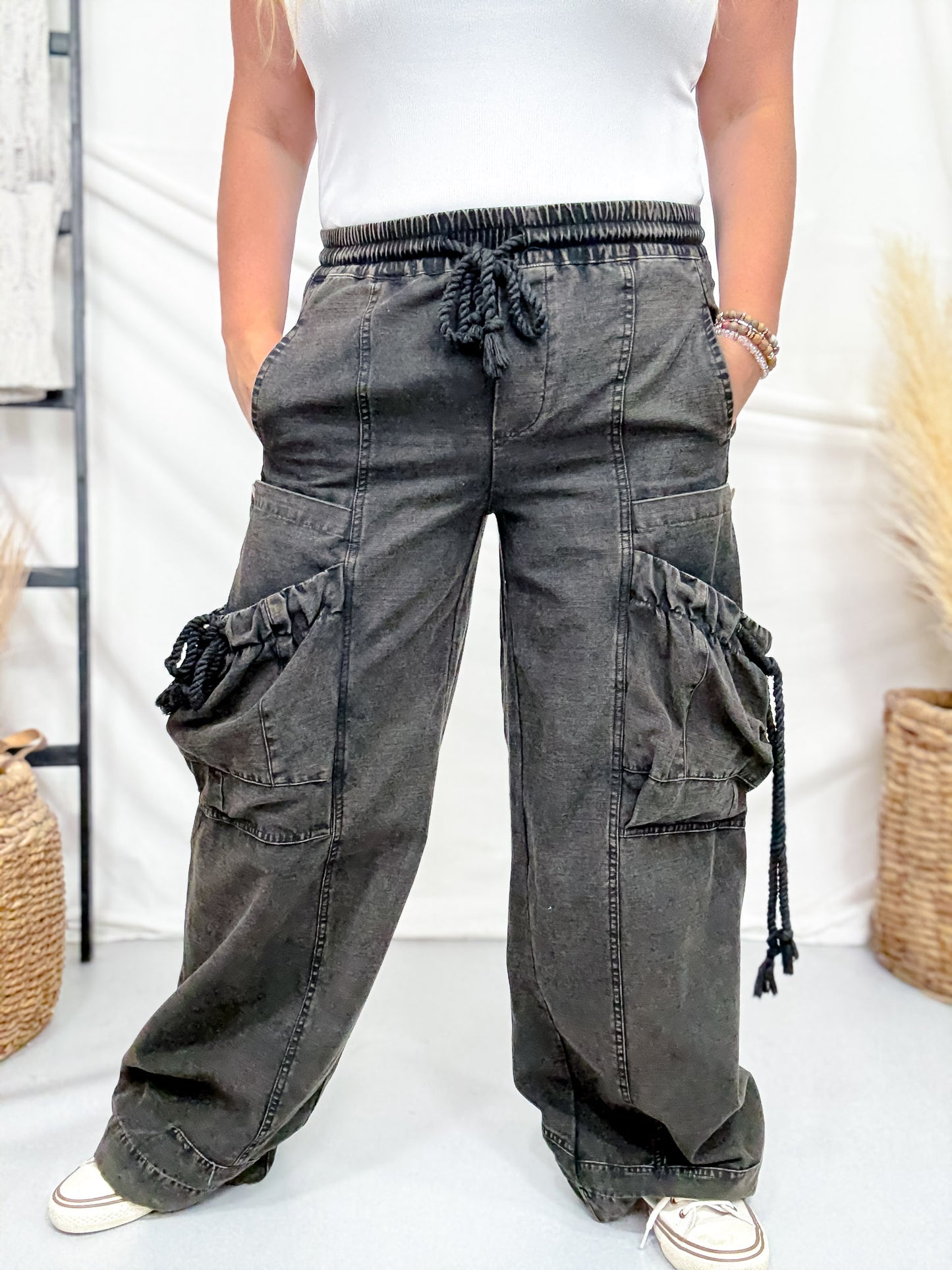 Black Washed Elastic Waist String Point Big Pocket Trousers