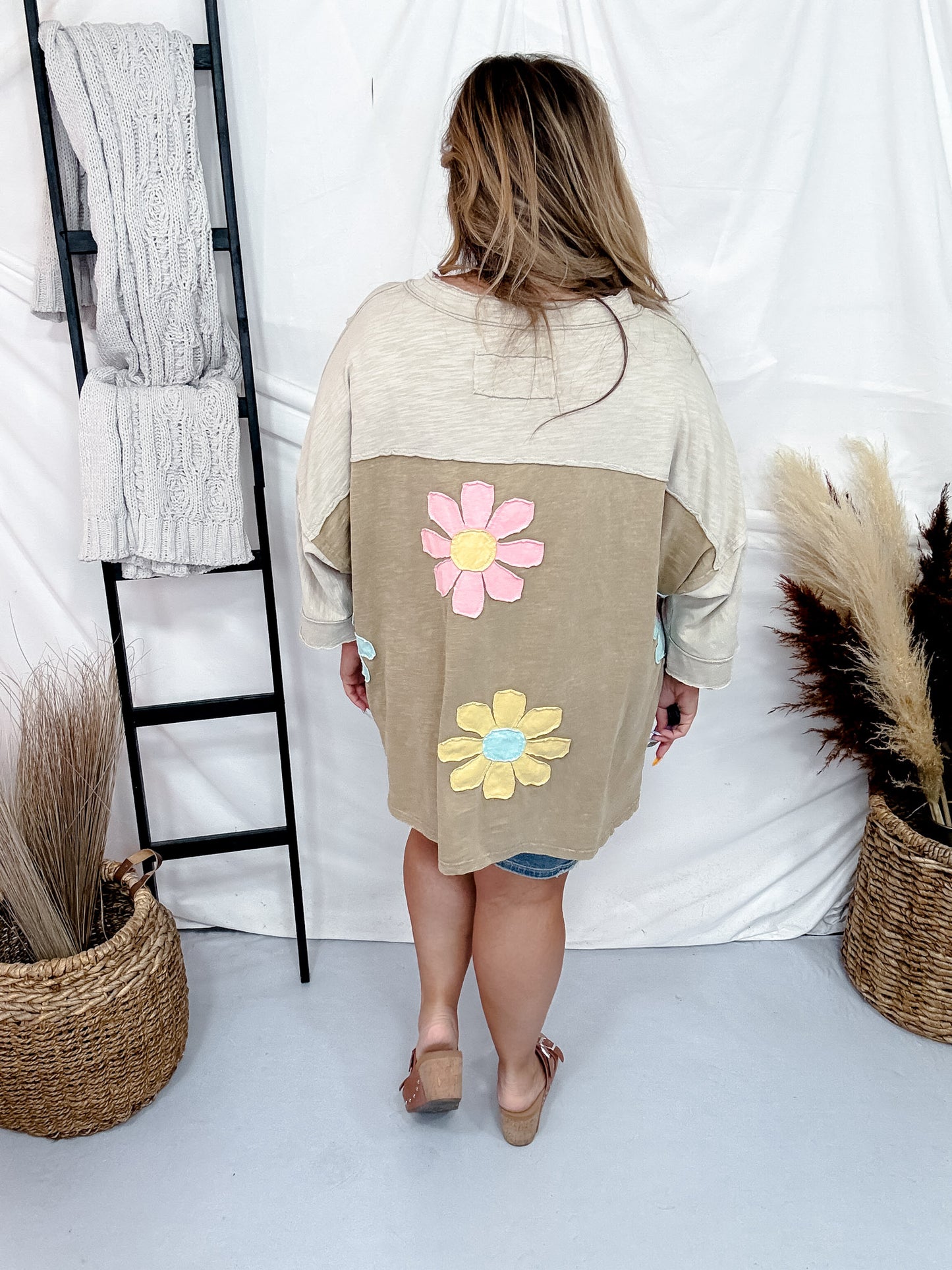 Flower Patch Mineral Washed 3/4 Sleeve Top
