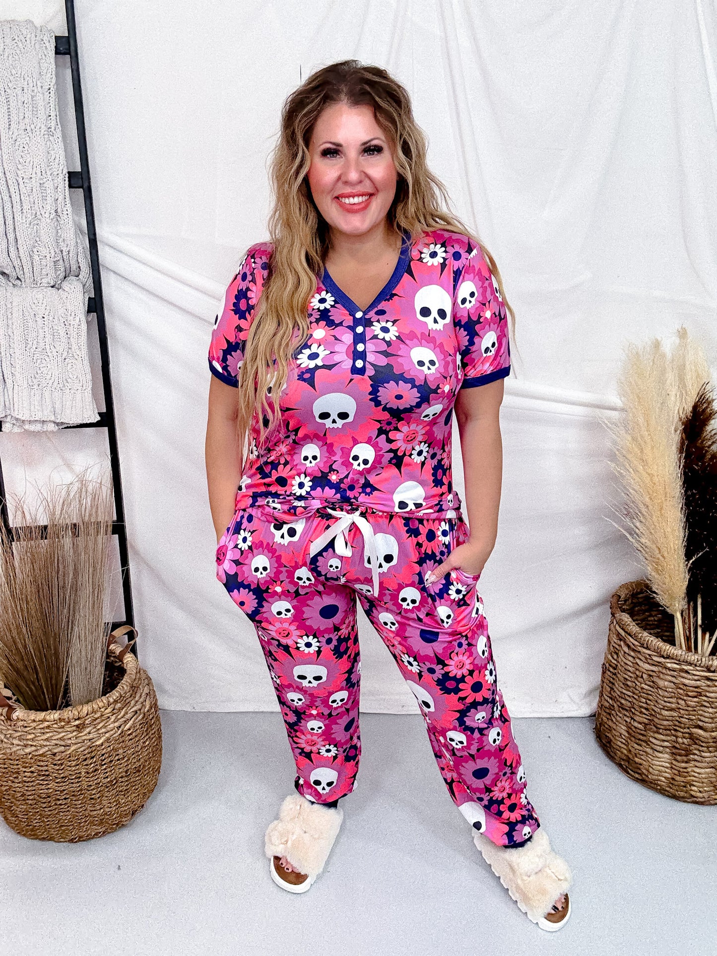 Floral Skulls Pajama Set With Short Sleeve Top & Joggers